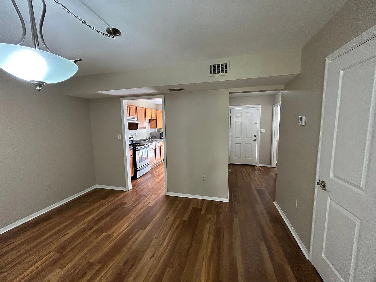 Town House in Hawthorne Reserve — Photo 2