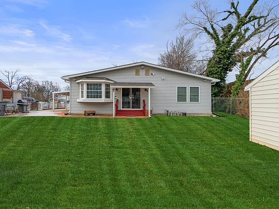 2nd image of 2849 Oak Knoll Dr