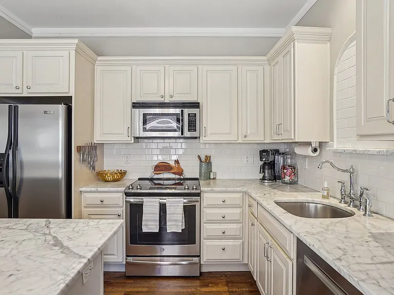 1176 N Gaylord St #101 — Photo 20