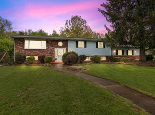 7593 Lake Dr, Heath, OH 43056