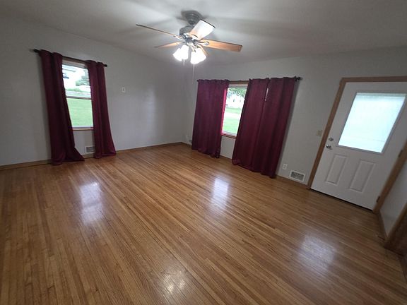 5th image of 705 Lexington Ave