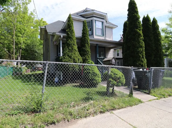 400 South Ave, Waukegan, IL 60085