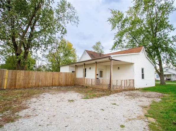 107 W Van Buren Ave, Casey, IL 62420