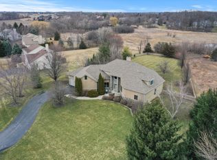 6206 Whiteoak Dr, McHenry, IL 60050