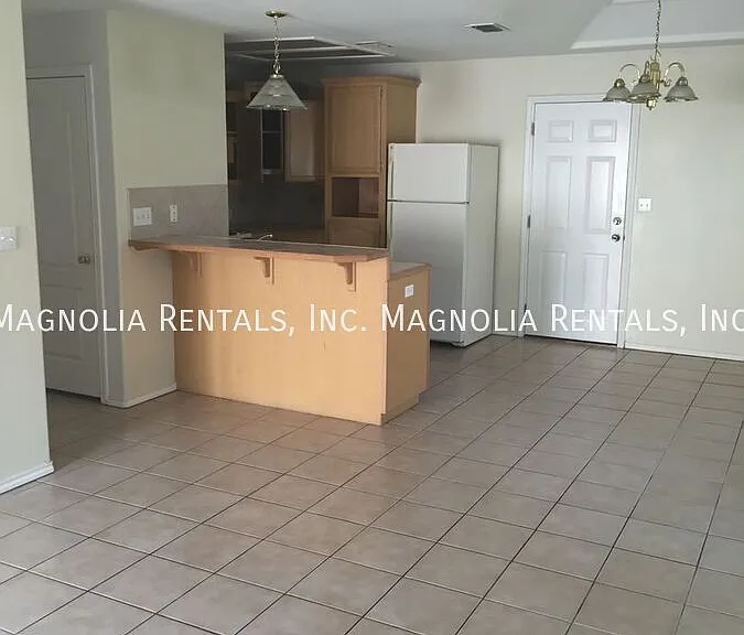 2514 Salvatierra Ave #2 — Photo 3