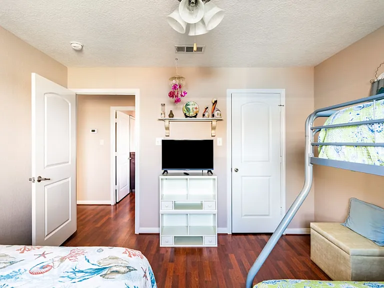 Sandollar Cir — Photo 44