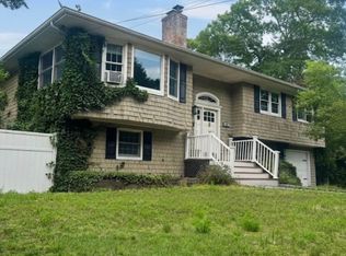 (Undisclosed Address), East Quogue, NY 11942