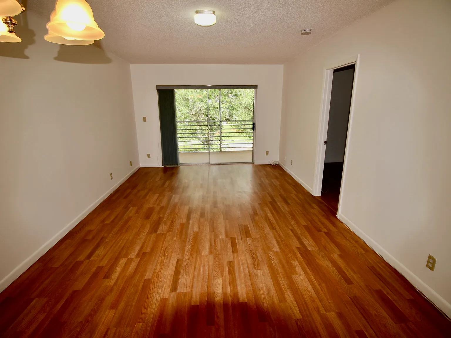 2 bed, 2.0 bath, 1040 sqft, $1,700 — Photo 3