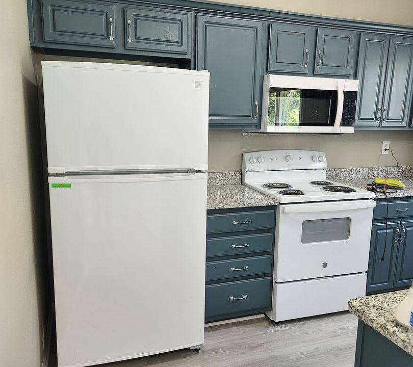 1st image of 402D SE Brandon Ct