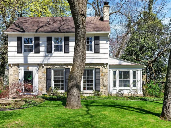 968 Gladstone Dr SE, East Grand Rapids, MI 49506