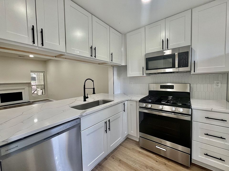 1st image of 904 Wedgewood Way