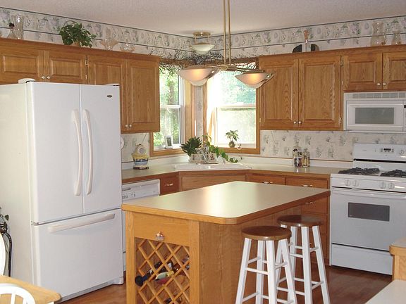 5th image of 2155 Winthrop Ct