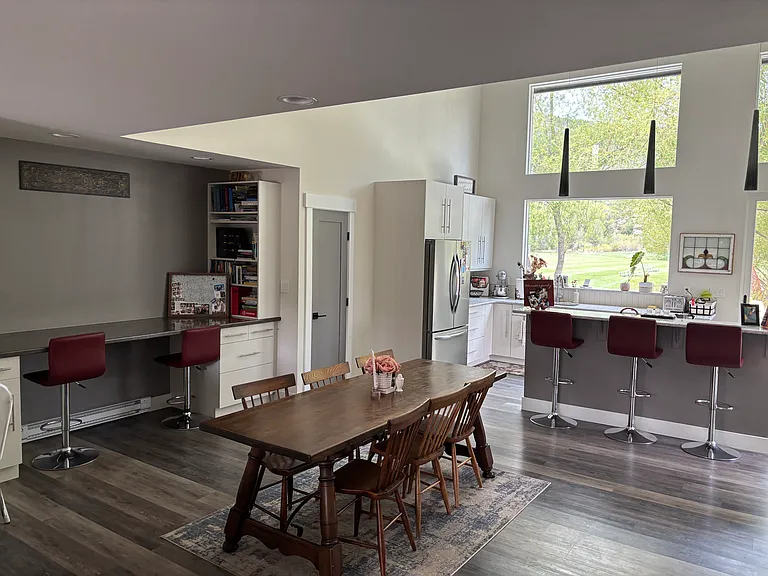 735 Pamela Ln — Photo 8