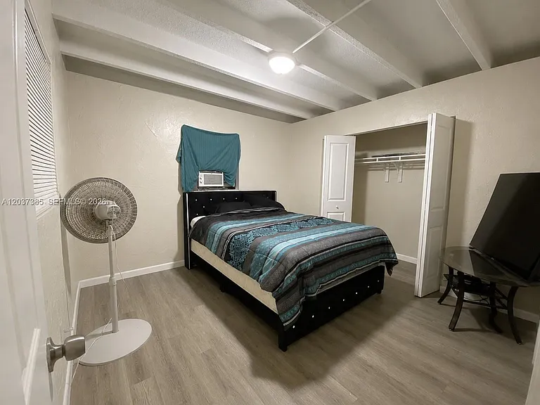 614 SW 10th Ave #2 — Photo 6