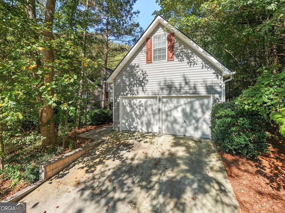 1st image of 2072 Amberly Crossing Ln