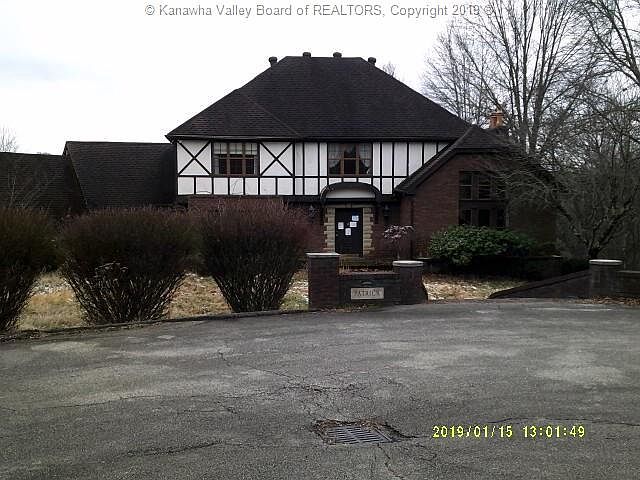 1st image of 8 Lucy Ln