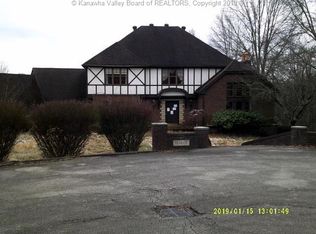 8 Lucy Ln, Barboursville, WV 25504