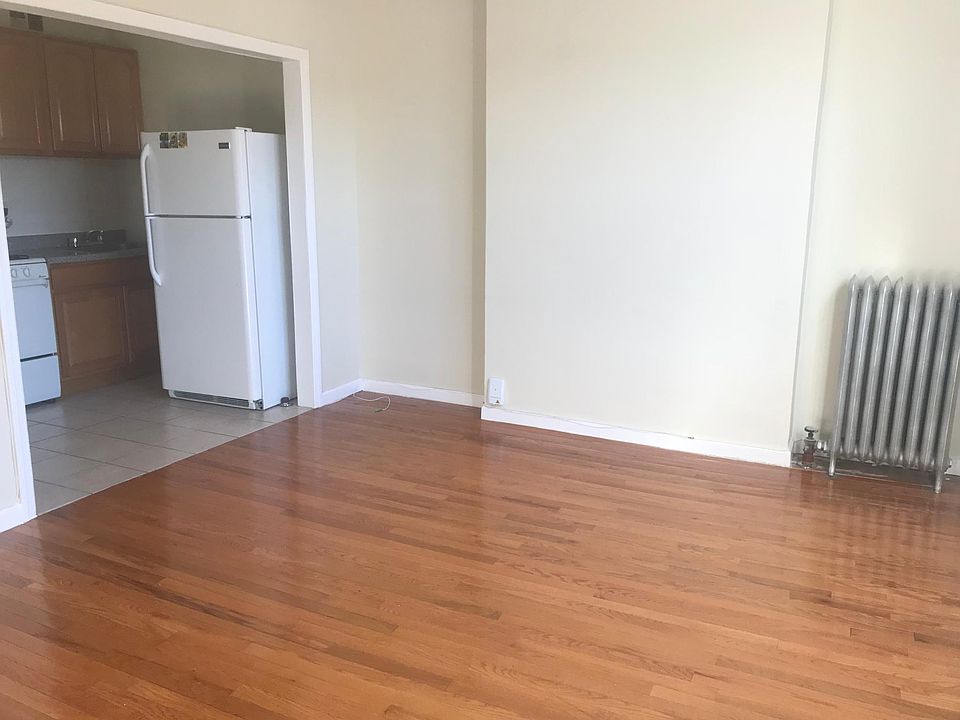 1st image of 402 Riverdale Ave APT 3A