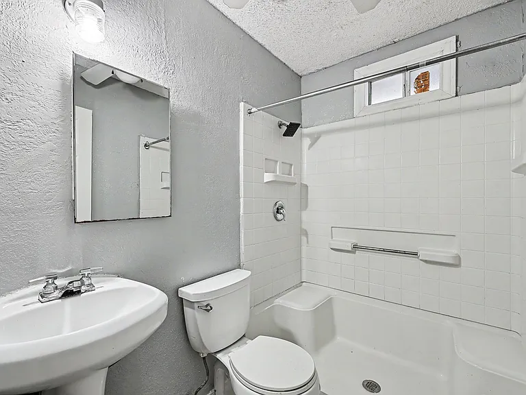 4913 S 26th St — Photo 14