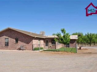 8739 N Valley Dr, Las Cruces, NM 88007