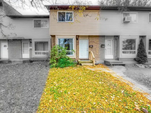 243 Hampton Ave #13, Sarnia, ON N7S 4Y7