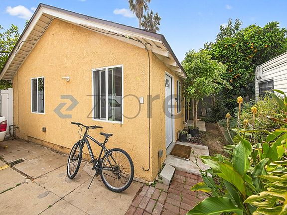 2nd image of 2431 S Catalina St