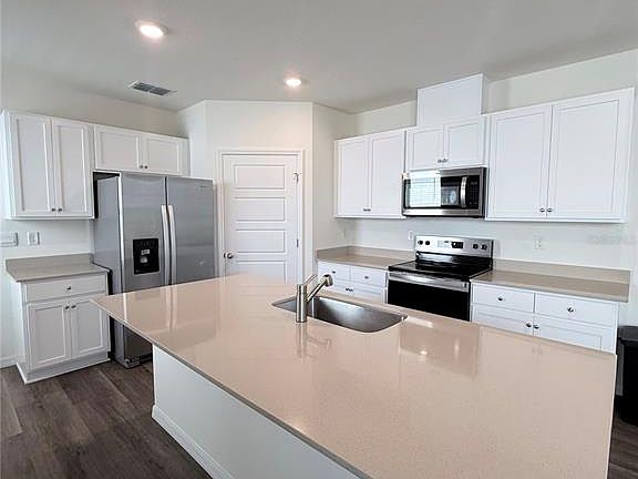 5th image of 3057 Moulin Rd