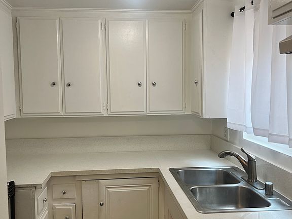 5th image of 2020 E Bermuda St #4