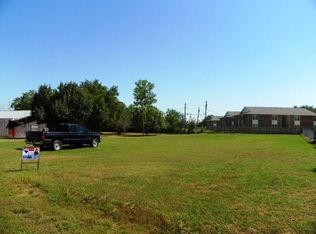 906 E Letava Dr, Mabank, TX 75147