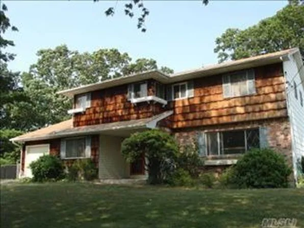 15 Jefferson Blvd, Port Jefferson Station, NY 11776