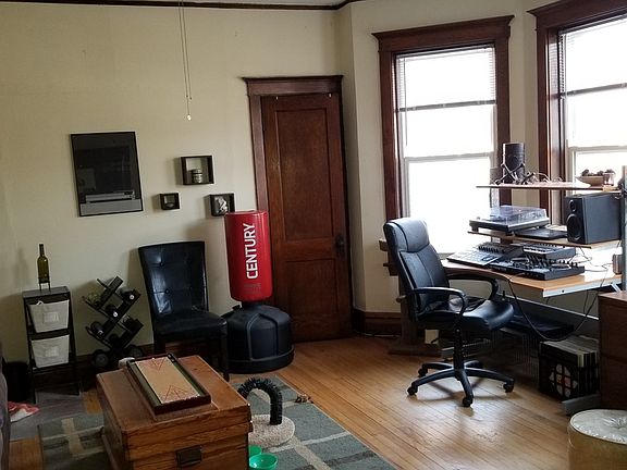4th image of 3808 N Seeley Ave #1N