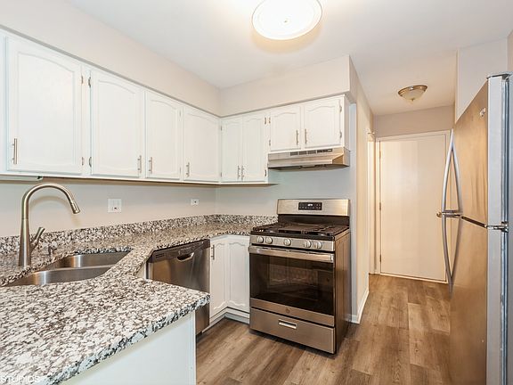 5th image of 1461 Queensgreen Cir #2302
