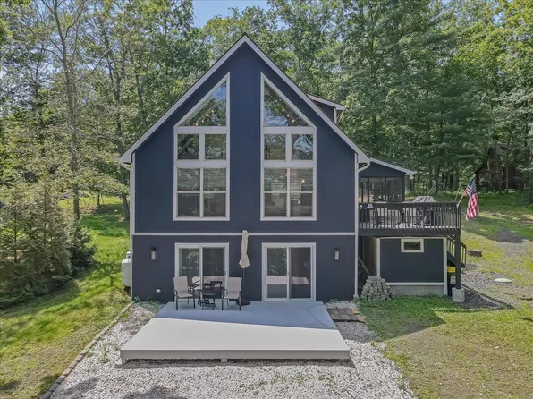 133 Panorama Trl, Dingmans Ferry, PA 18328