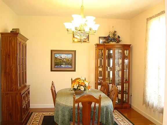 3rd image of 1133 S Deer Run