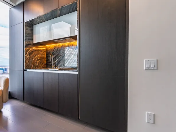 125 Greenwich Street image 4 of 15