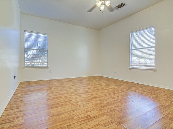 5th image of 4605 Ribbecke Ave