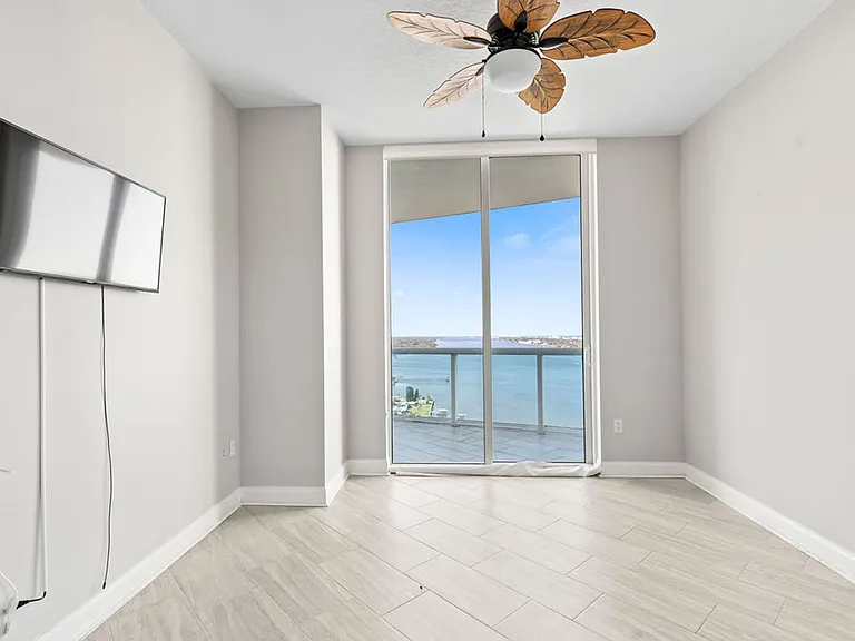 241 Riverside Dr #2610 — Photo 21
