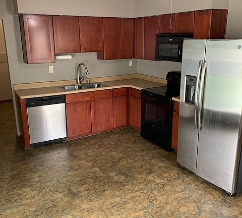 3rd image of 1105 E Moody Ln