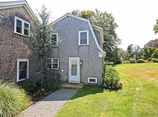 26 Acacia Dr S, Middletown, RI 02842