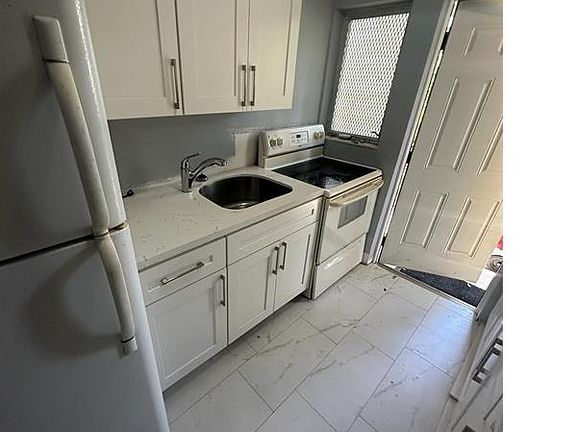 5th image of 844 NW 12th Ter