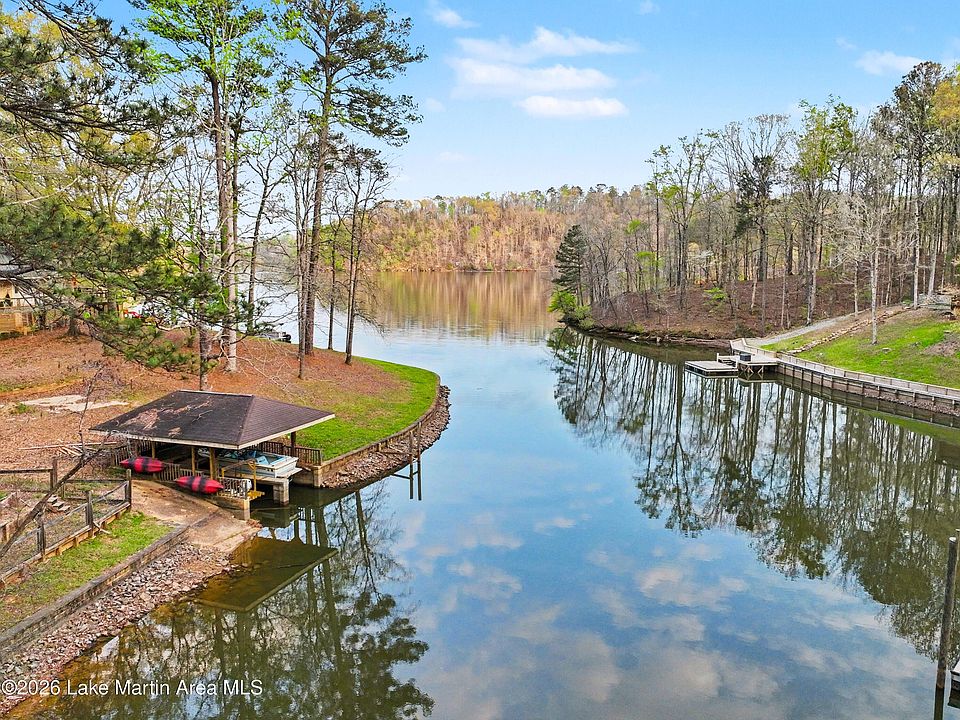 1st image of 841 Raintree Dr