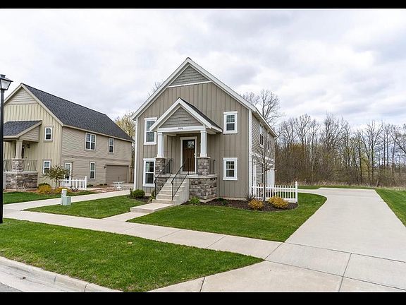 2nd image of 5026 Alyssum Dr SE
