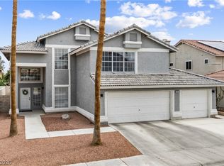 2416 Goldenmoon St, Las Vegas, NV 89108