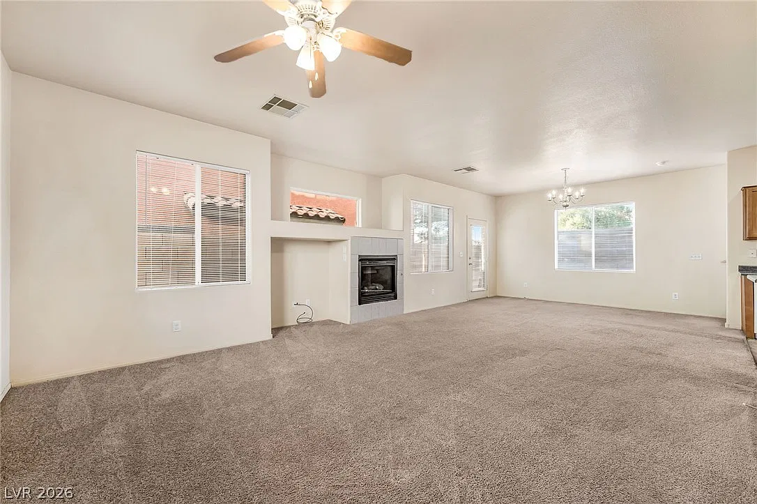 3 bed, 2.5 bath, 1849 sqft, $1,900 — Photo 3