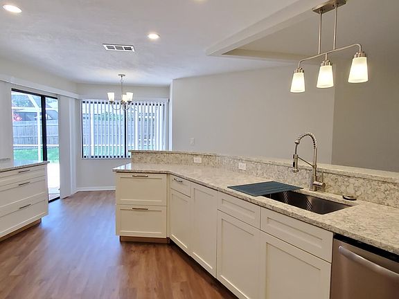 4th image of 2528 Tradewinds Trl
