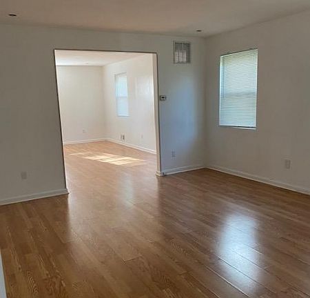 3rd image of 44 Madonna Pl Floor 2