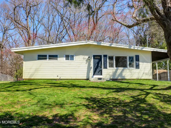 222 Parkview Terrace, Lincroft, NJ 07738