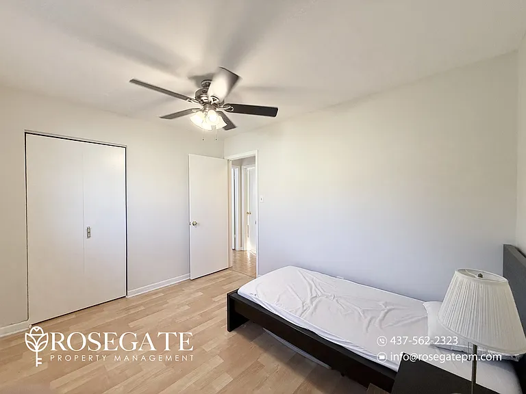 7 Gemshaw Cres #1 — Photo 13