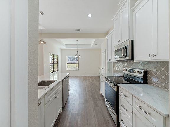 5th image of 2995 Fairwood Dr