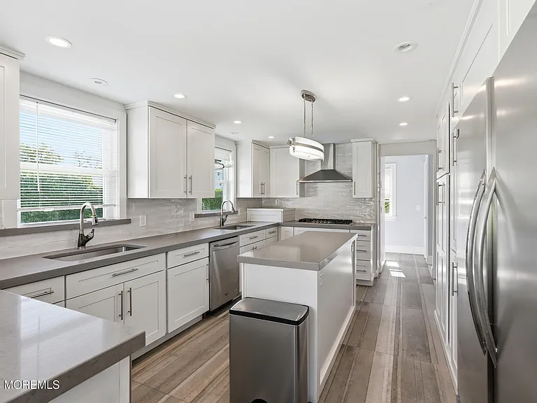 125 Cedar Ave — Photo 24